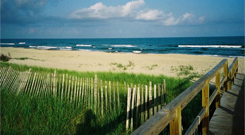 2005-HATTERAS-BEACH.jpg